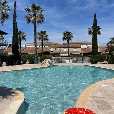 Pavillon A 400m De La Avec Piscine בית נופש